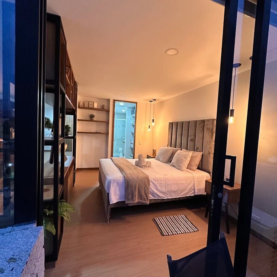 Private bedroom in recovery apartasuite